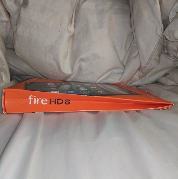 🛑$old🛑NIB Amazon Fire HD8 16 GB Tablet - Picture 6 of 8